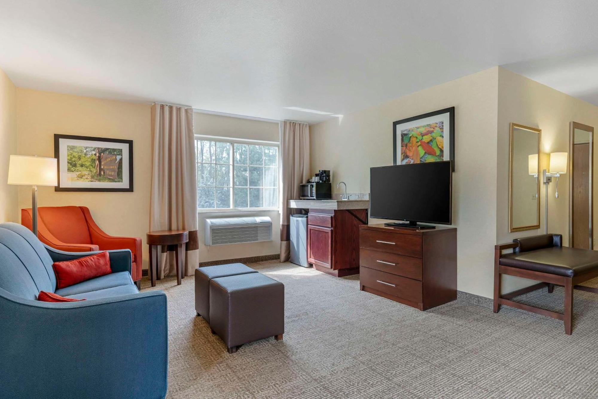Comfort Suites Lake Geneva East Exteriör bild