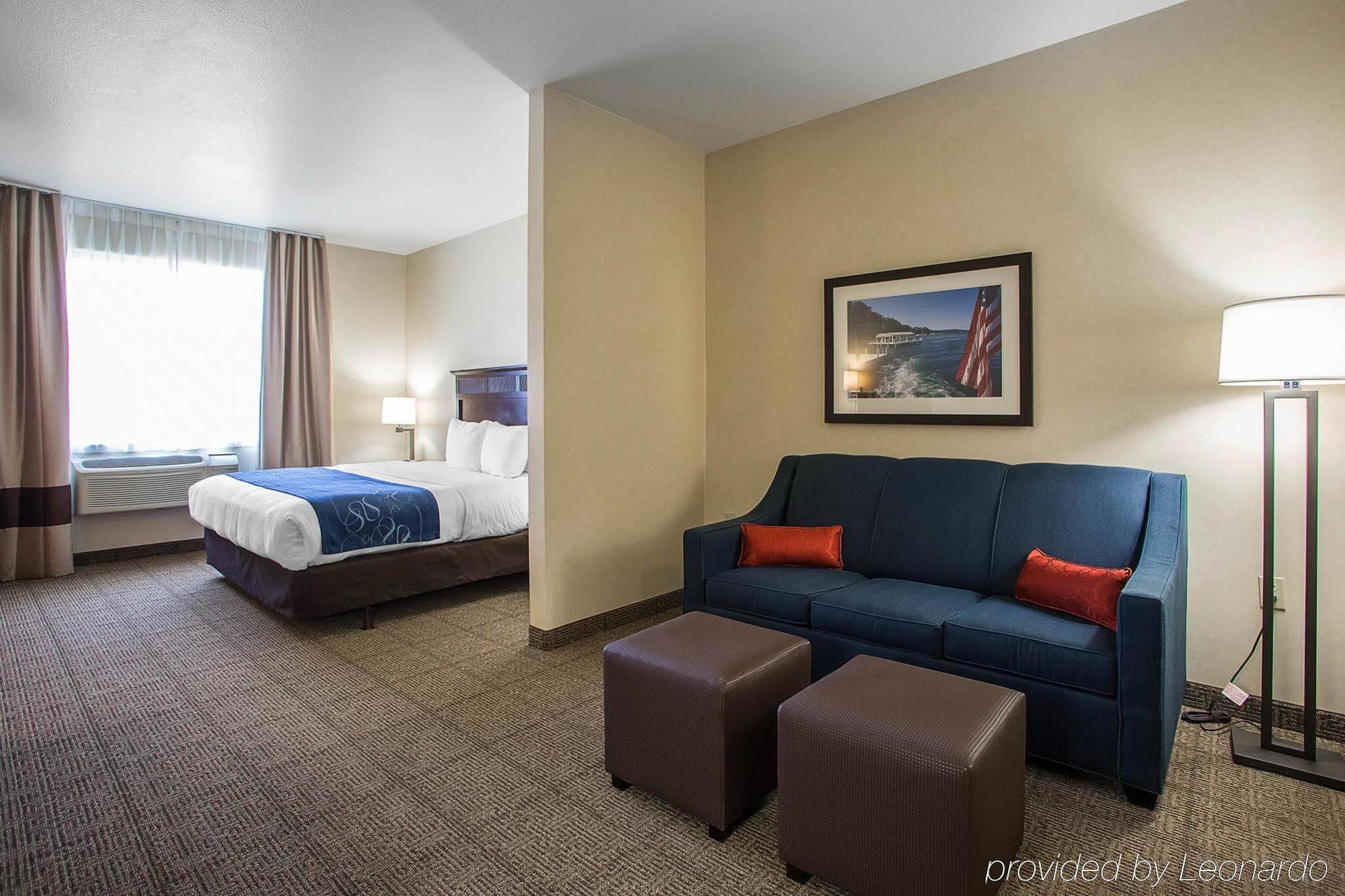 Comfort Suites Lake Geneva East Exteriör bild
