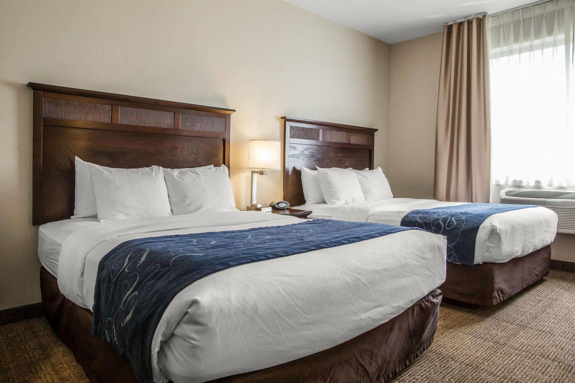 Comfort Suites Lake Geneva East Exteriör bild