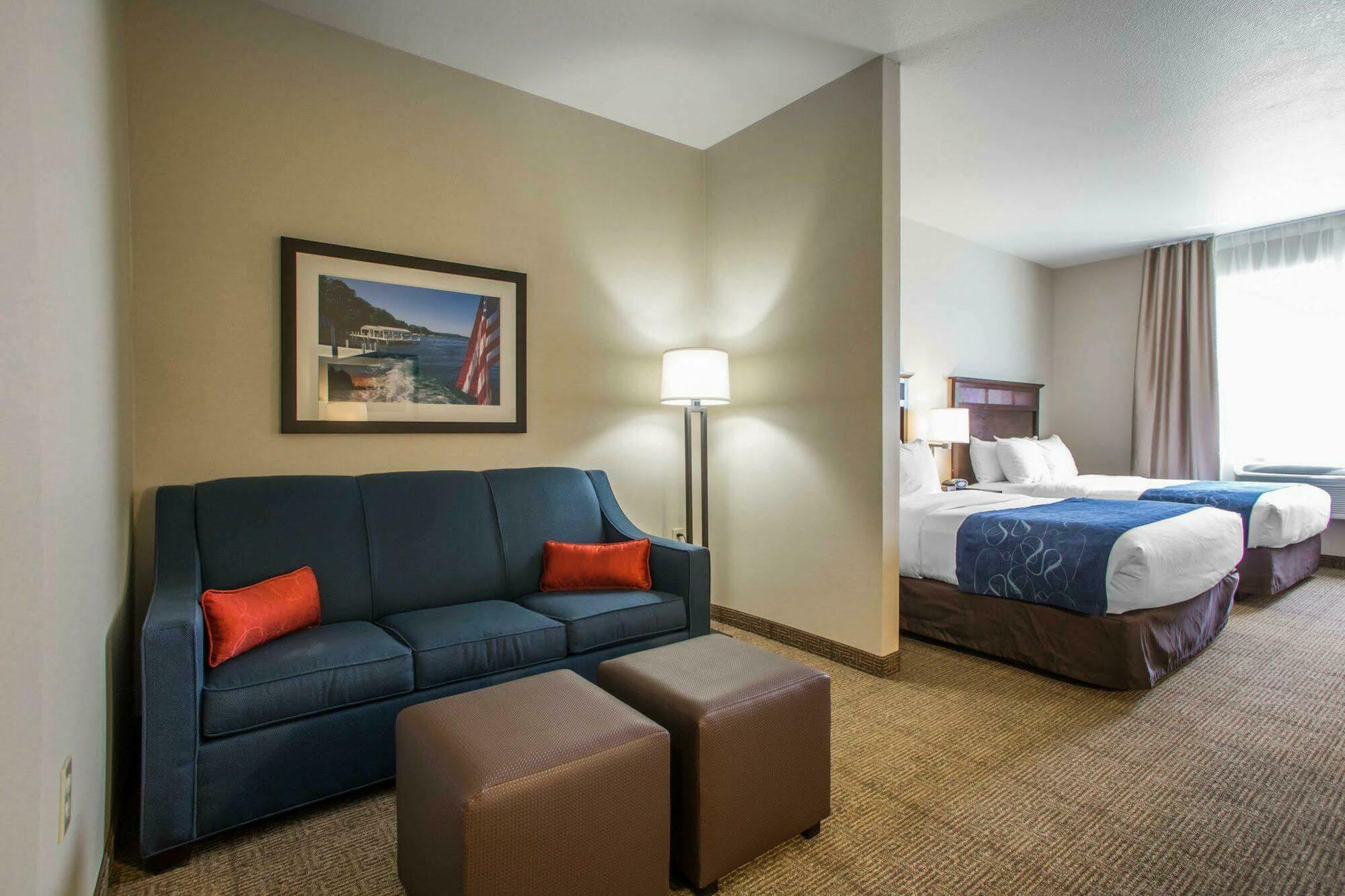 Comfort Suites Lake Geneva East Exteriör bild